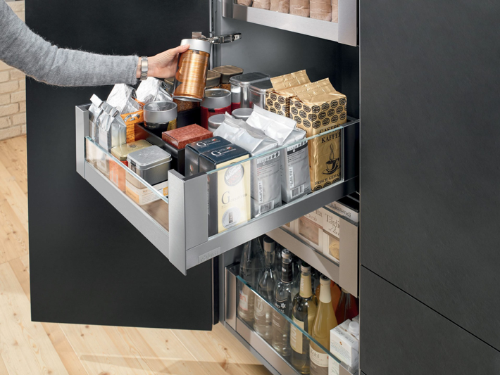 Soluções: cozinha compacta e funcional com organizadores e despenseiros ...